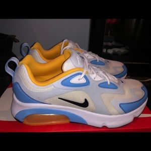 Woman’s Air max 200